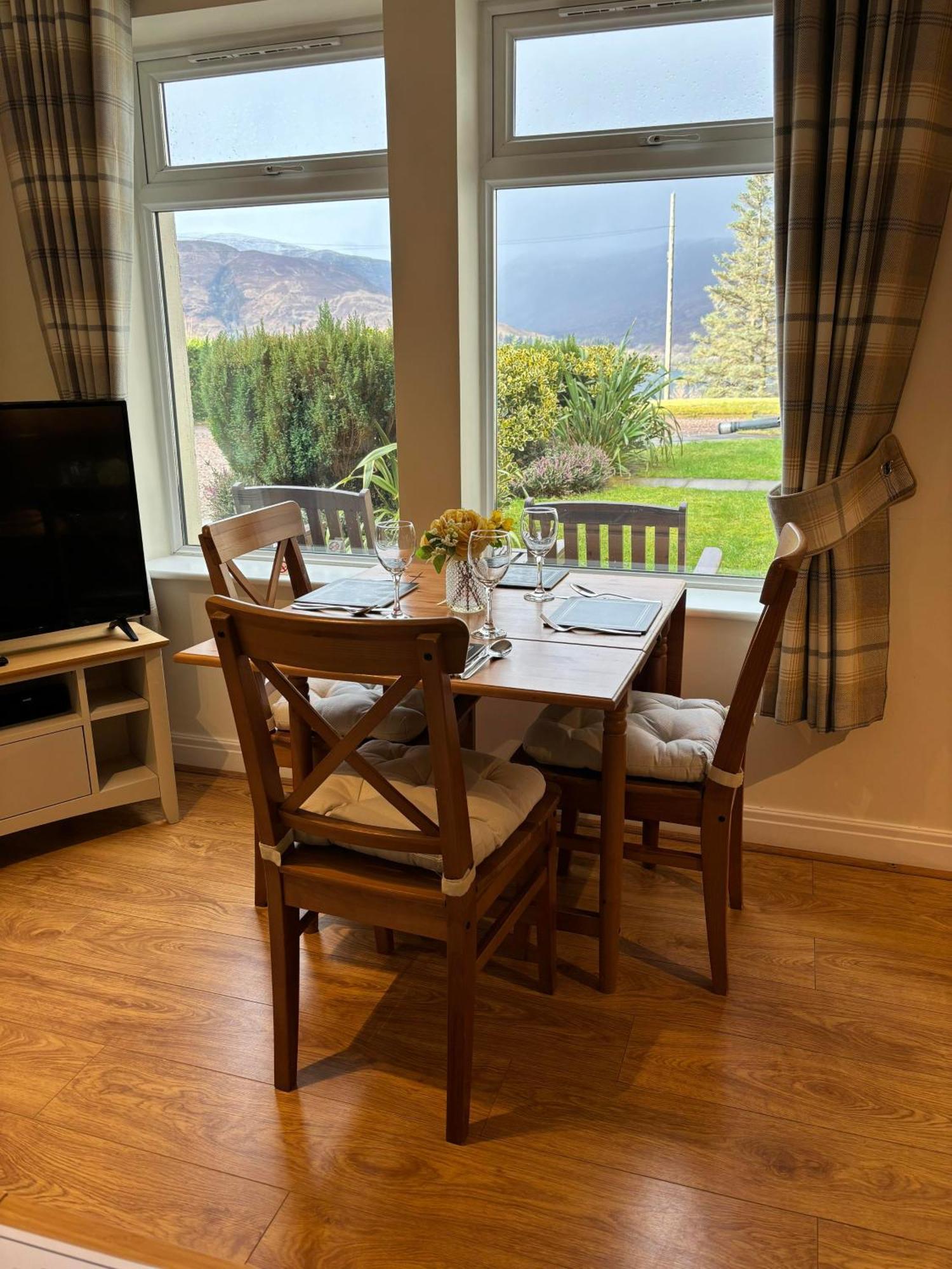 Conaglen, Glenloch View, Fort William 2-Bedroom Loch Side Flat Eksteriør billede